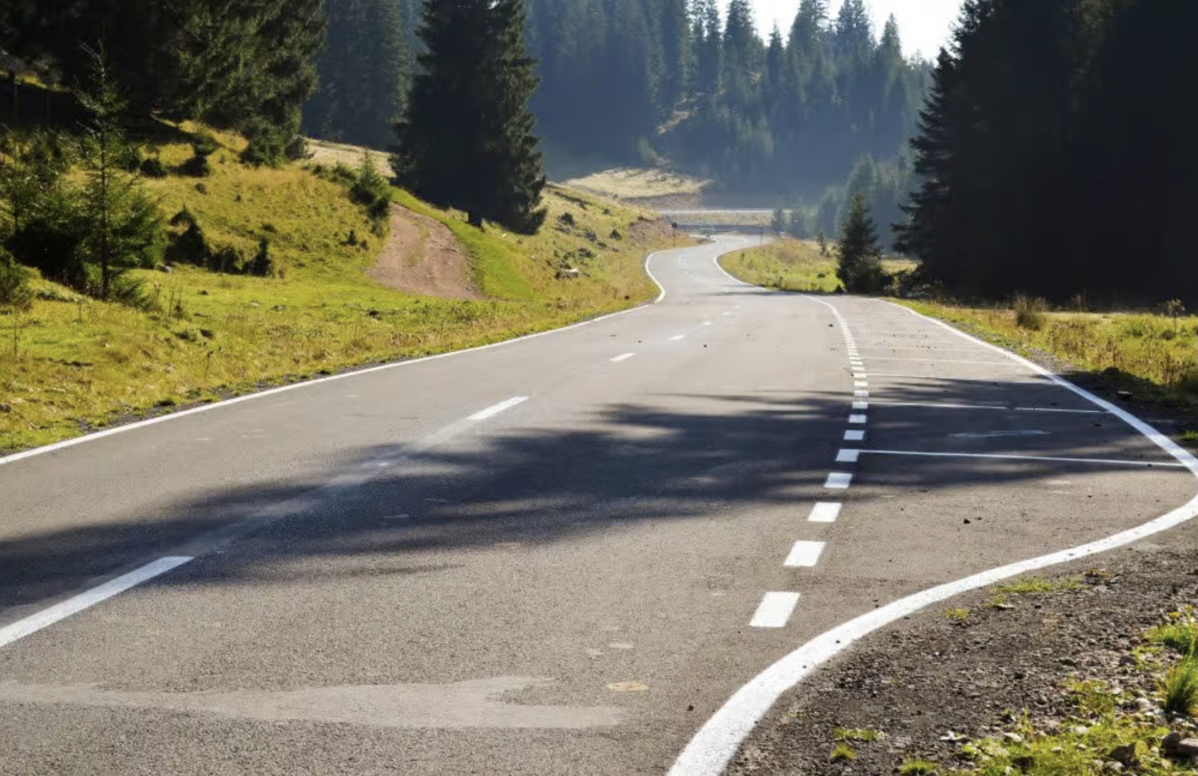 Clujul așteaptă după Bihor pentru „Ţara de piatră. Paradisul carstic al României” / Lucările la drumul ce duce spre zona turistică Padiș abia au început în Bihor / La Cluj s-au terminat de doi ani