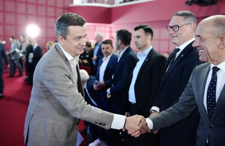 EXCLUSIV | Directorul APIA, Adrian Pintea (PSD), trimis în judecată de DNA / Pintea, în octombrie 2025, la o ședință de partid: ”Suntem uniți, determinați și pregătiți să ducem mai departe valorile social-democrate, cu Adrian Gâdea și Sorin Grindeanu în fruntea unui PSD modern și orientat spre dezvoltare”