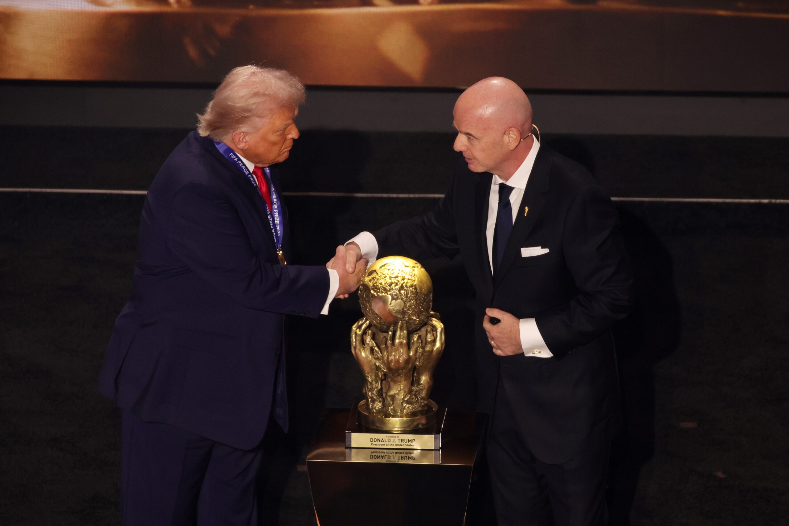 UEFA critică dur decizia FIFA de a nu menține suspendarea jucătorului american Folarin Balogun pentru primirea unui cartonaș roșu / Decizia a venit după ce Trump l-a sunat pe președintele FIFA