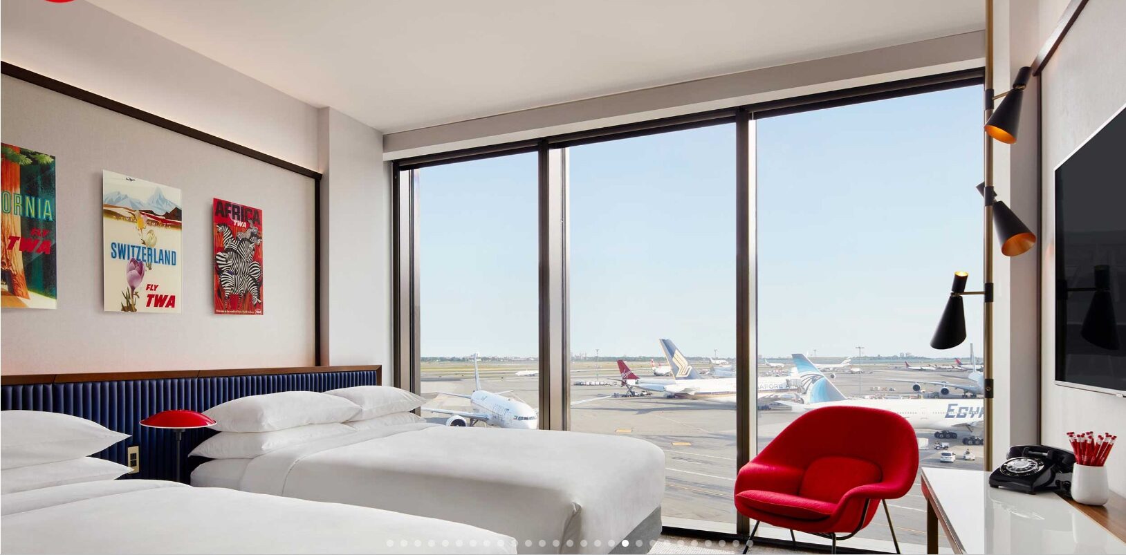 Un fost terminal de aeroport din New York a devenit unul dintre cele mai bune hoteluri din lume