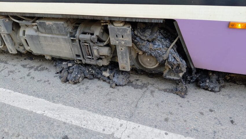 Canicula a avariat 15 tramvaie în Timișoara / Autoritățile caută soluții pentru răcirea șinelor: „Apă cu gheață sau zăpadă carbonică”