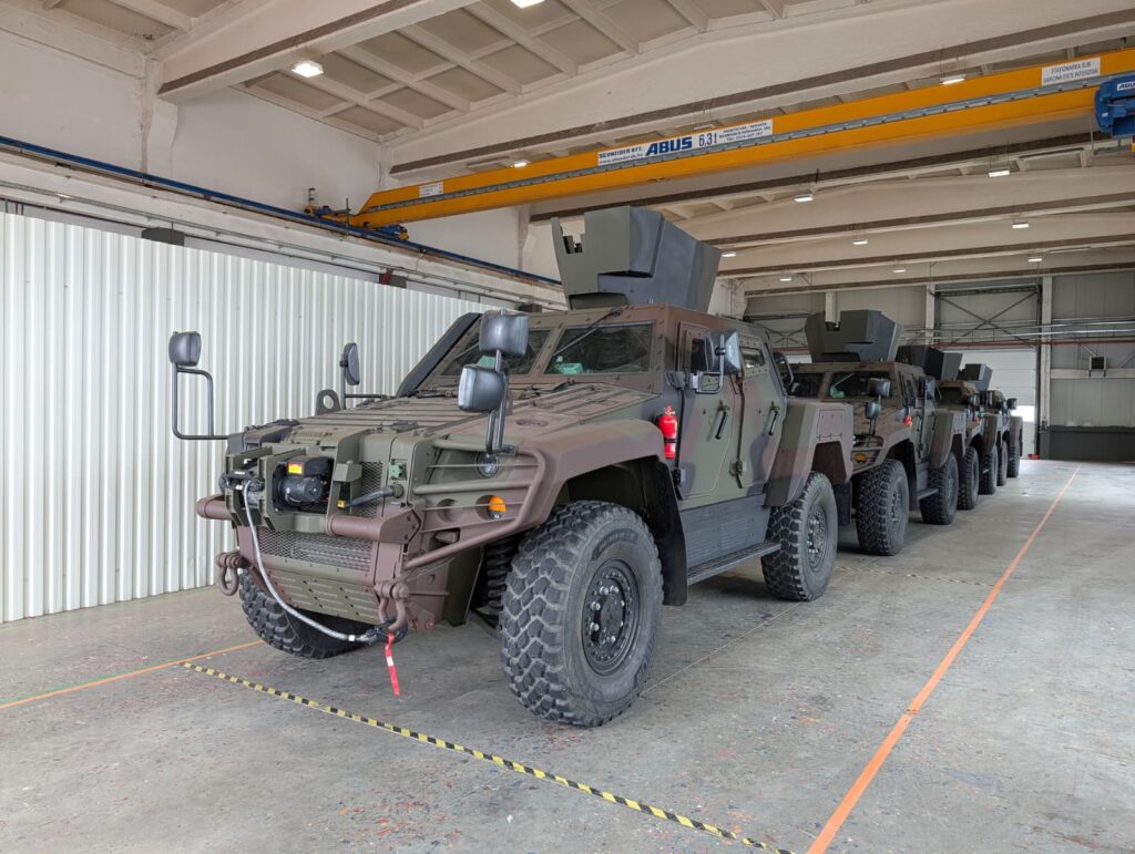 Primele vehicule blindate COBRA II fabricate integral în România au fost livrate Armatei