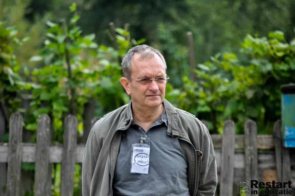 Noile programe școlare propuse pentru liceu au mari probleme de formulare a competențelor, majoritatea fiind neevaluabile – avertizează Șerban Iosifescu, cercetător și expert educațional