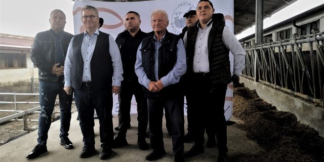 VIDEO Miorița 2019: te asociezi sau mori. Competiția dură obligă fermierii să își pună resursele la comun pentru a face față pe piață
