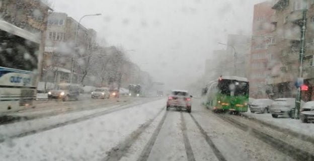 Trafic intens pe DN1 Brașov – Ploiești. Se circulă în coloană