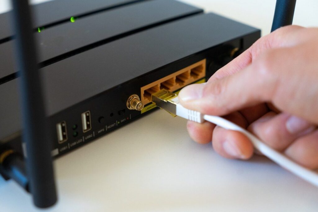 Rusia trece în offline / Moscova și mai multe de regiuni rămân fără comunicații și internet / Ar reprezenta „lupta împotriva amenințării dronelor”