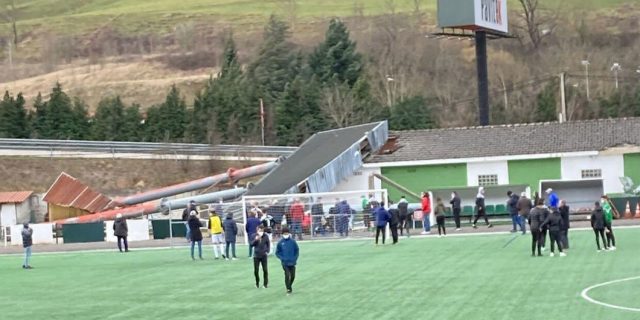 Tragedie în Spania: Un stâlp a căzut în stadion și a produs victime