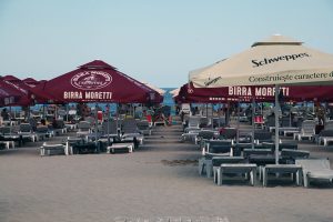 eforie litoral nisip plaja umbrele