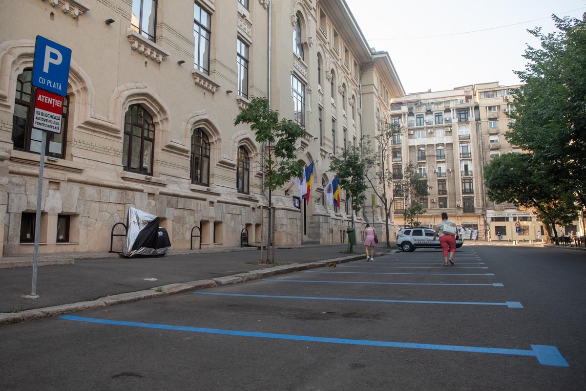 Curtea de Conturi cere suspendarea șefului Parking București pentru tarife mărite ilegal la parcările cu dungă albastră