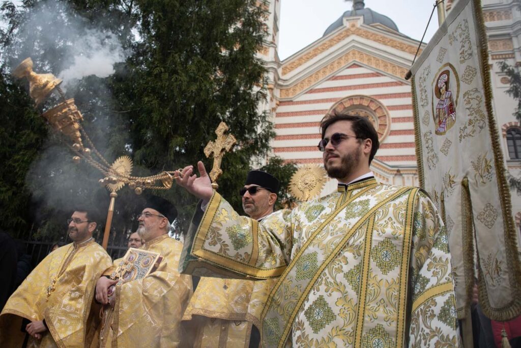 De ce consideră Nicușor Dan neconstituționale modificările la Legea Cultelor / CCR discută marți sesizarea președintelui pe document, dar și ce reclamă ICCJ și AUR privind pensiile private