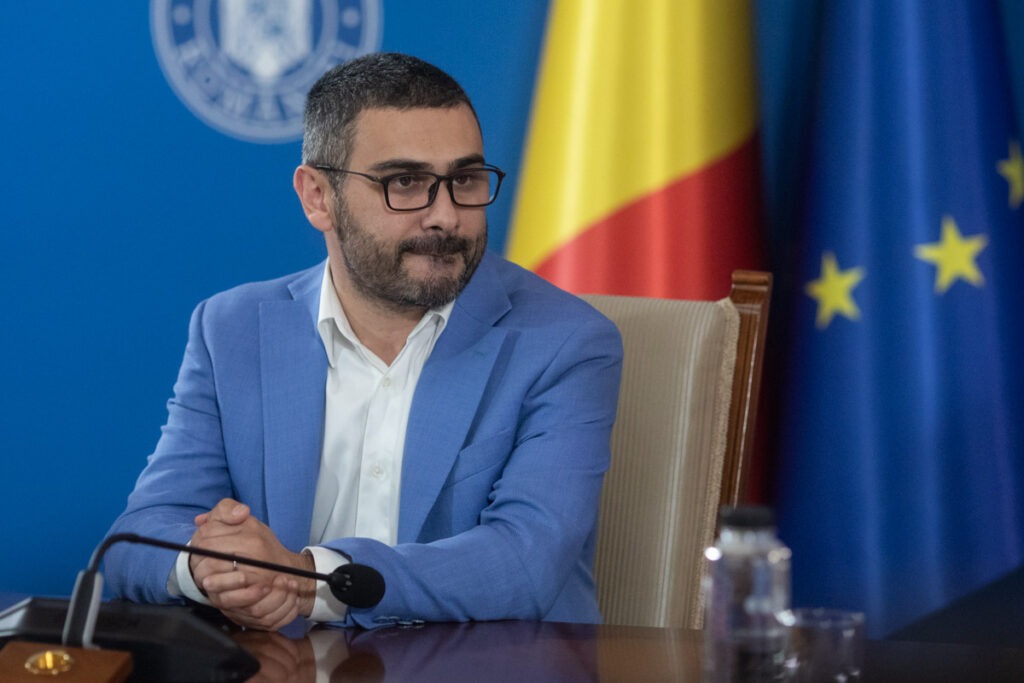 Proiectul privind restricționarea cumulului pensie specială-salariu la stat a fost pus în dezbatere publică: penalități de 85% din pensie pentru pensionarii „speciali”. Plus un posibil viciu de neconstituționalitate