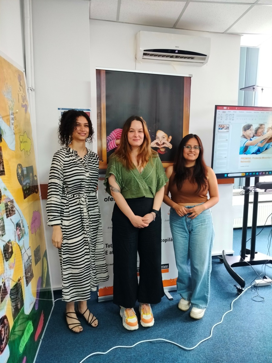 stânga: Farah (Yemen), centru: Ana (Terre des hommes) dreapta: Nayeli (Peru)