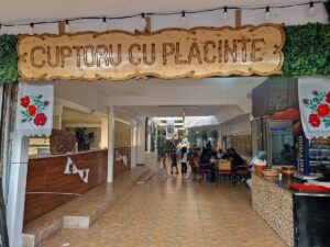 satul de vacanta constanta gratare mici tarabe turisti litoral sezon mamaia jocuri