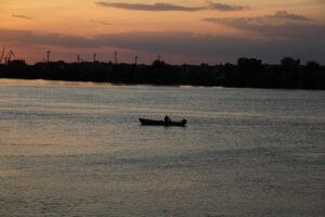 chilia veche delta dunarii dunare barci vapor tulcea cereale ucraina