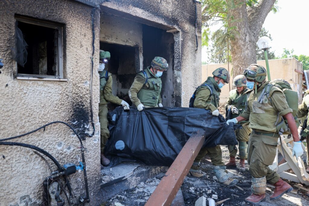 kibbutz Kfar Aza, razboi israel, masacru, ucidere, morti, cadavre, soldati israelieni, teroristi hamas