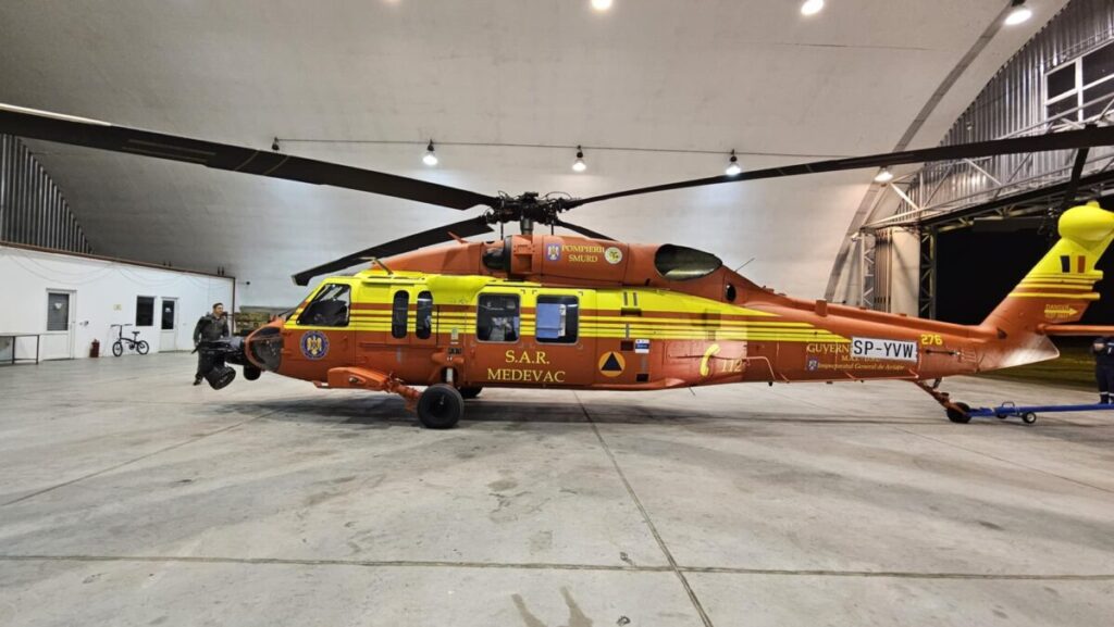 DSU: Prima misiune de salvare montană a elicopterului Black Hawk / Un tânăr e căutat de duminică după ce a dispărut pe munte, în Munții Bucegi