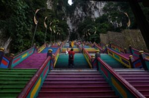 pesterile batu, batu caves, sit religios hindus, melaezia, scari curcubeu, malaysia, turism, calatorie, travel