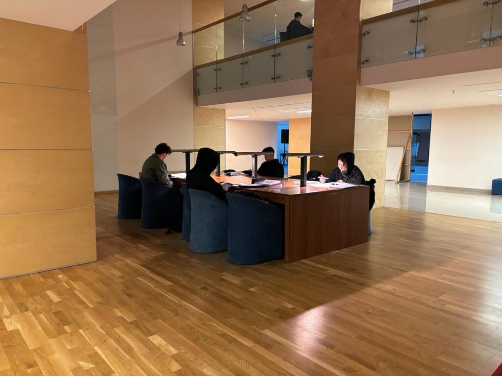 Biblioteca Nationala frig in sali de lectura