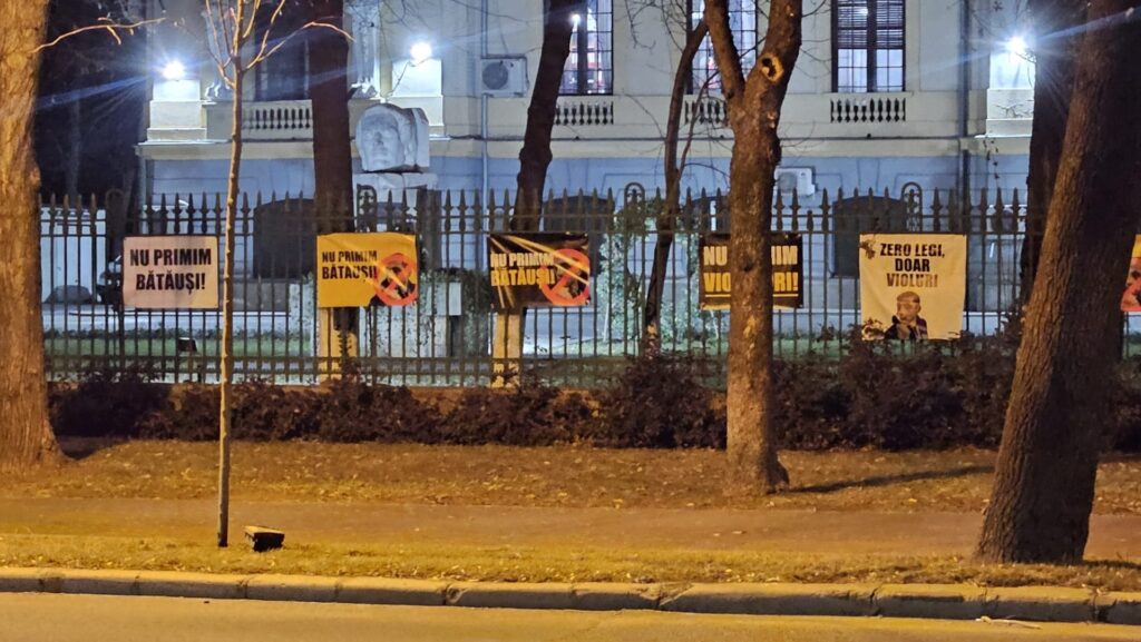 sediul PSD, mesaje anti AUR