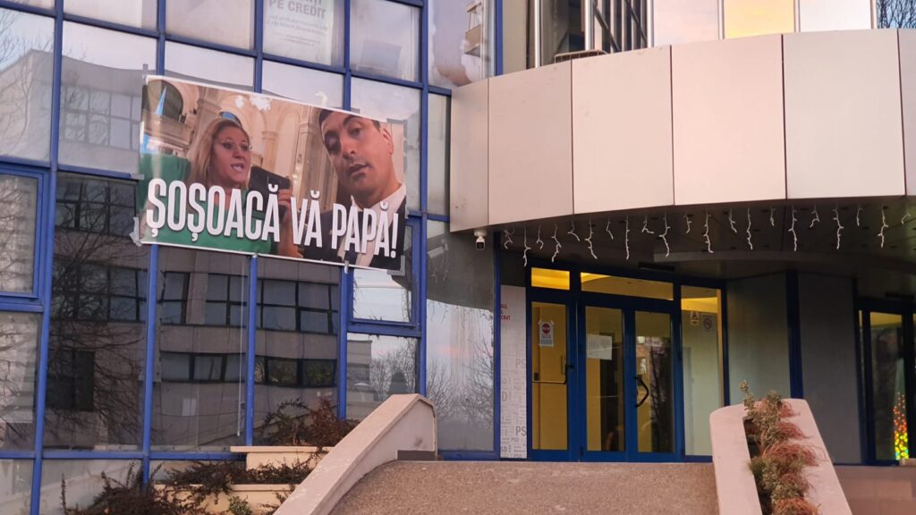 sosoaca va papa, mesaje anti AUR