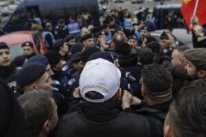 george simion sapca cu donald trump protest romexpo