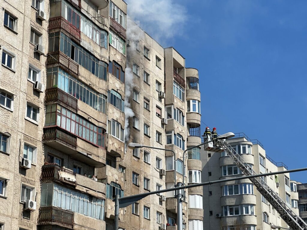 incendiu bloc Sector 2