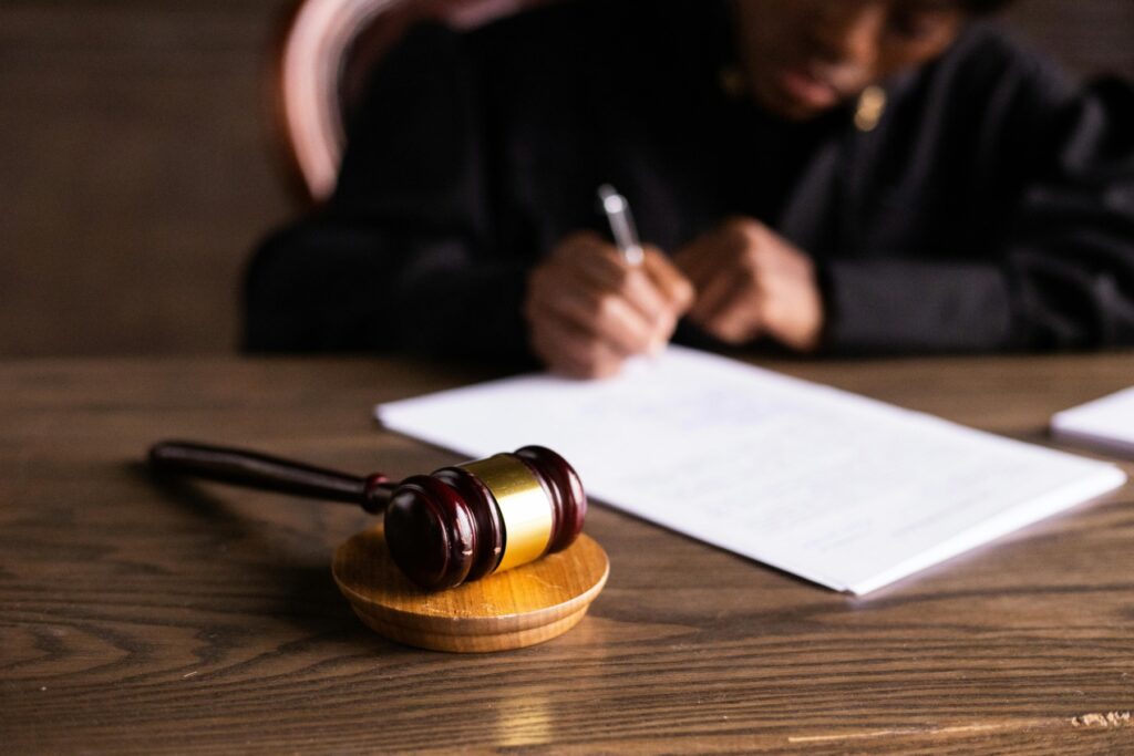 Guvernul alocă 368.000 de lei pentru ținuta vestimentară a magistraților de la Înalta Curte