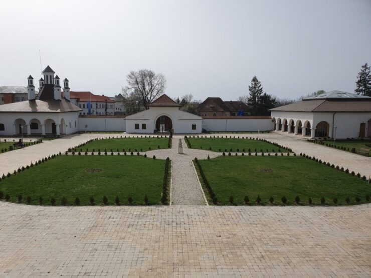 palatul brancovenesc potlogi