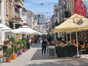 piata ovidiu centru vechi constanta 1 mai terase turisti
