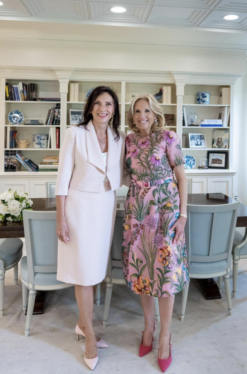 moda, carmen iohannis, casa alba, rochie carmen iohannis 