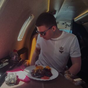 Luca Vicol jet privat doi