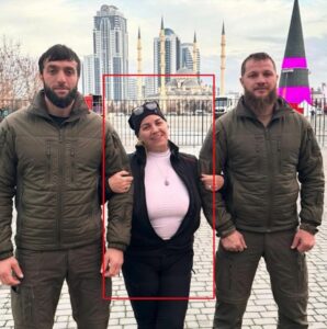 Dorina Mihai si luptatori ceceni