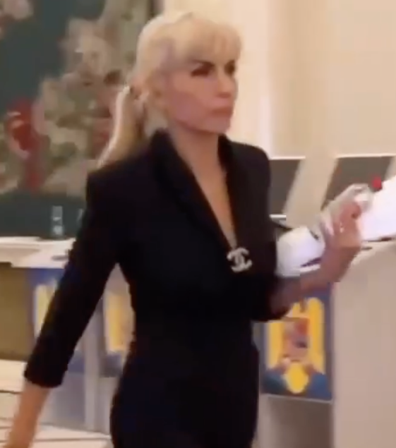 laura vicol chanel