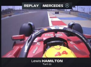 Eroare tv pe durata testelor de la Bahrain: Hamilton, prezentat in continuare care pilot Mercedes / Sursa foto: captură video