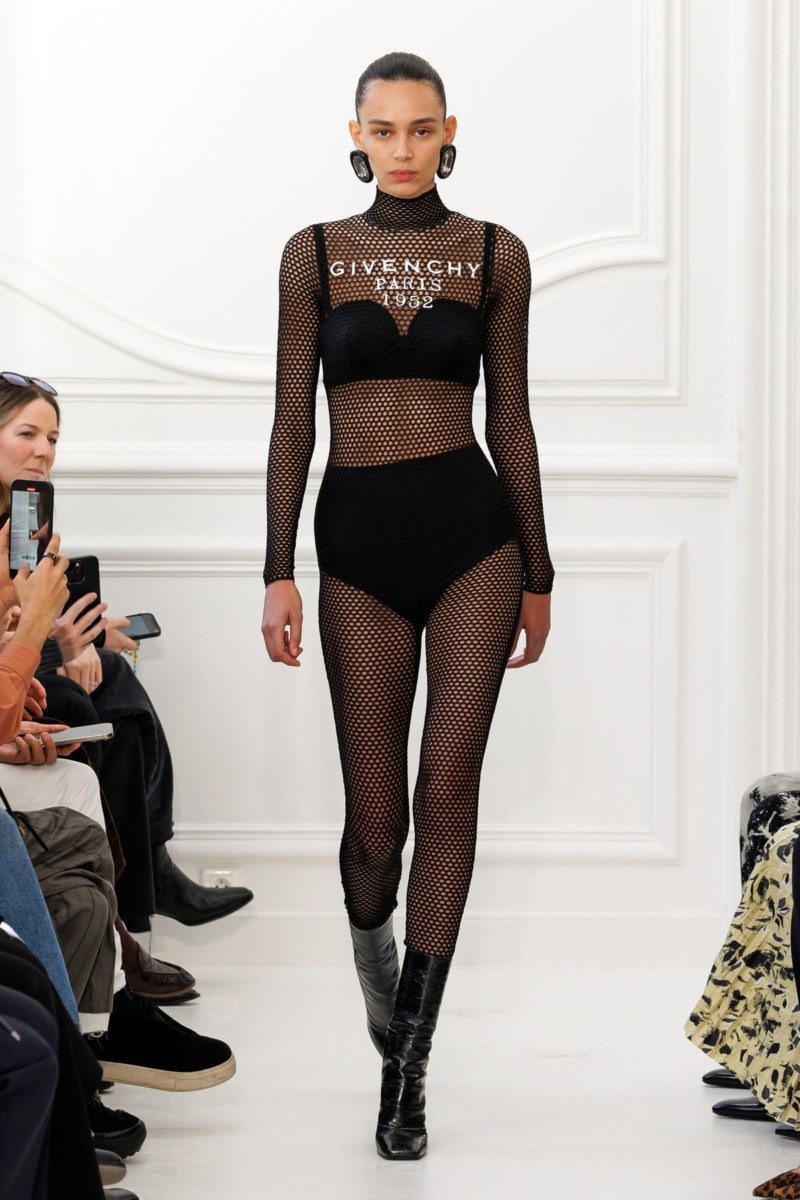 givenchy paris fashion week 2025, sarah burton 