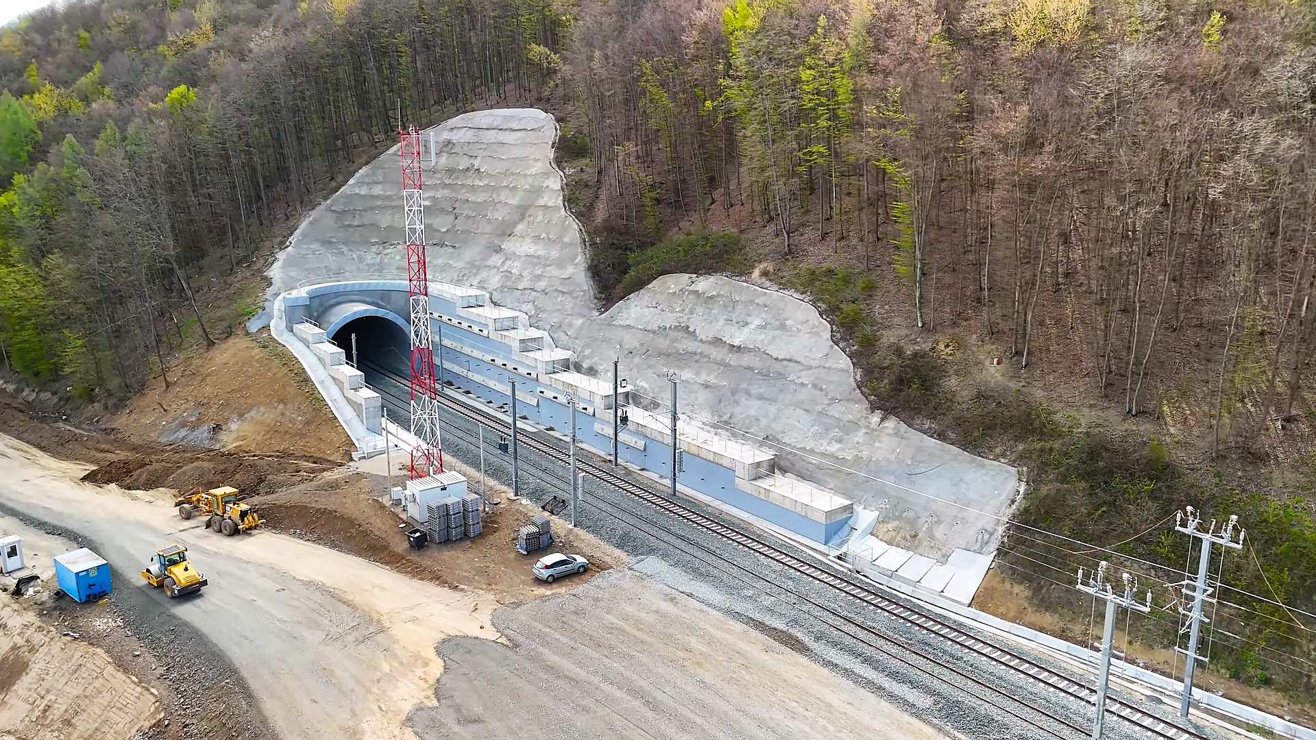 Asociaţia Pro Infrastructură: În câteva săptămâni ar trebui să avem primul tren care trece prin tunelul Bătuţa, după 4 ani şi jumătate de întârziere / La început se va merge încet, mai ales pe poduri