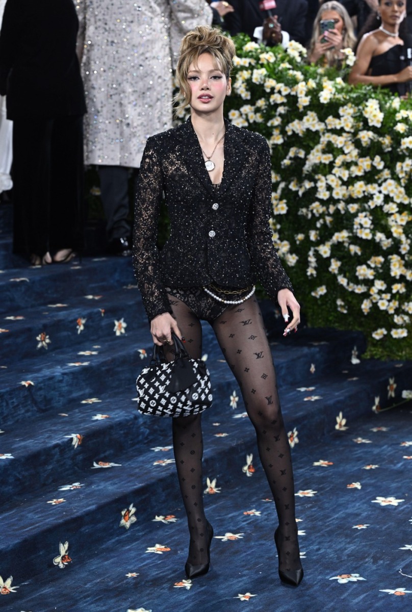 lisa,met gala, fashion, louis vuitton 