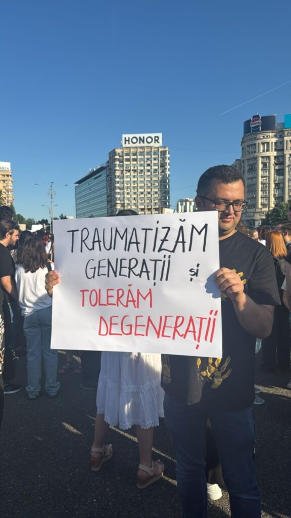 Protest Piața Victoriei, Filia