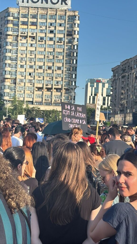 Protest Piața Victoriei, Filia