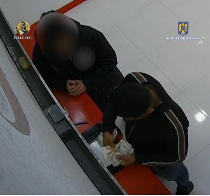 falsificatori valută