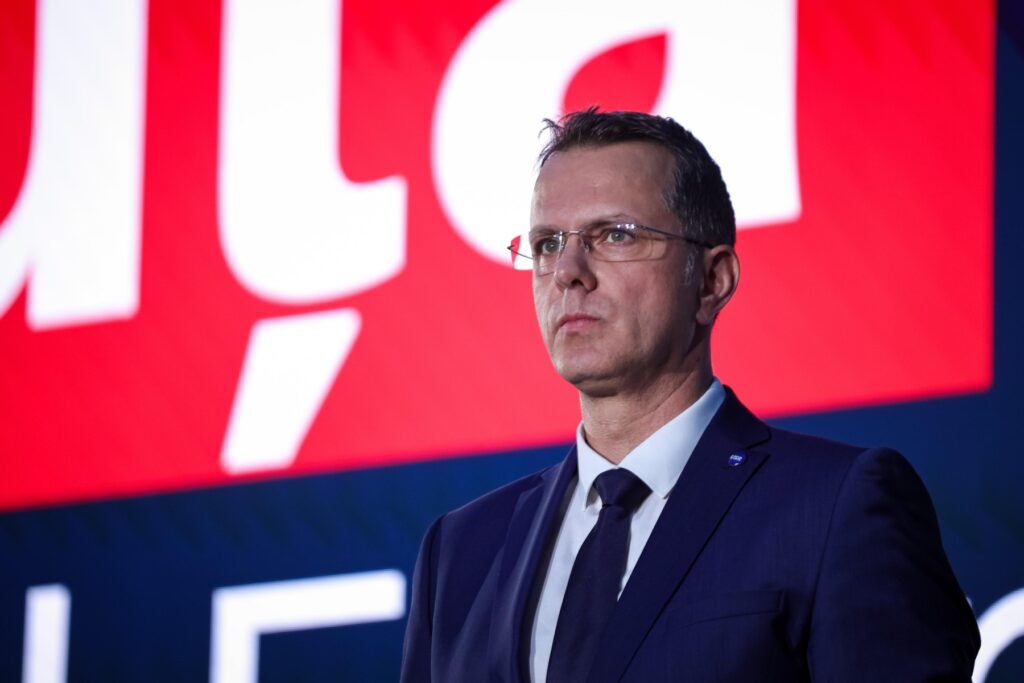 BREAKING Mai mulți lideri USR vor cere ca partidul să îi retragă sprijinul politic lui Ionuț Moșteanu după scandalul diplomei de licență. Presiune pe președintele Dominic Fritz să se poziționeze – Surse