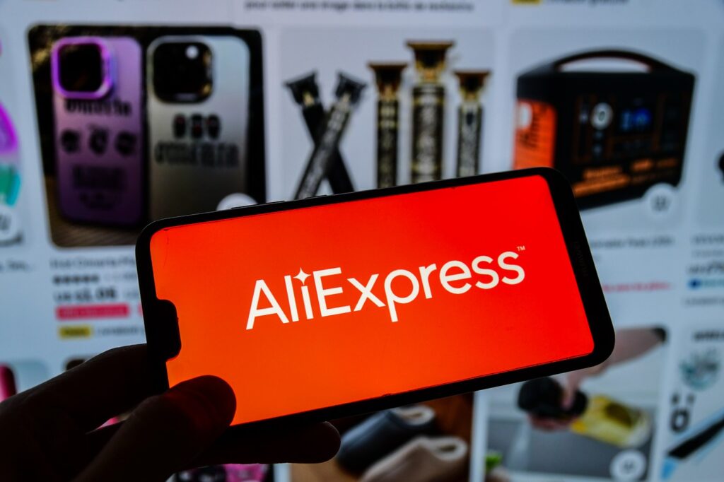 AliExpress a blocat un vânzător chinez de păpuși sexualizate cu chip de copil, după o investigație Reuters