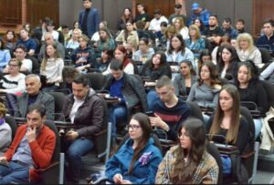 tineri studenti scoala facultate cursuri universitate