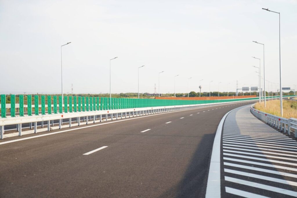 Ministrul Finanţelor: Am deblocat fondurile pentru autostrada Moldovei / Autostrada A7 trece de pe zona de împrumut pe fonduri nerambursabile, lucru care nu s-a întâmplat nici la lansarea PNRR