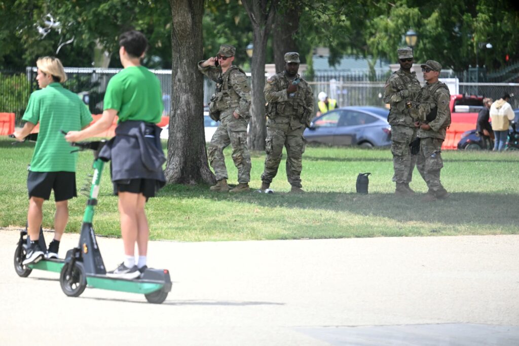 Tânăra din Garda Națională a SUA, atacată miercuri, în apropierea Casei Albe, a murit / Agresorul, un afgan de 29 de ani