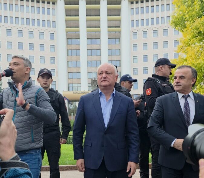 Igor Dodon protest Chisinau 2