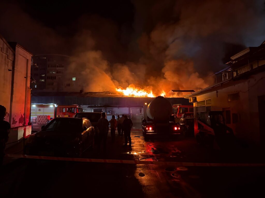incendiu in capitala depozit frigorific
