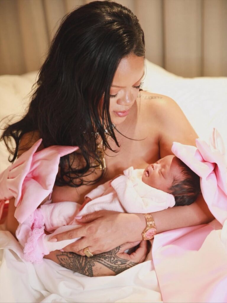 rihanna a nascut al treilea copil