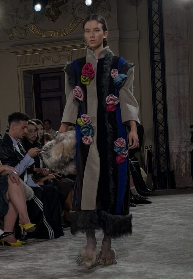 ema -sara carpusor mercedes benz bucharest fashion week next generation