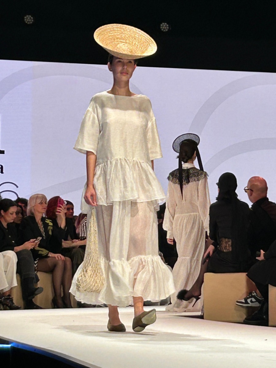 bol și DeCorina hats romanian fashion week 